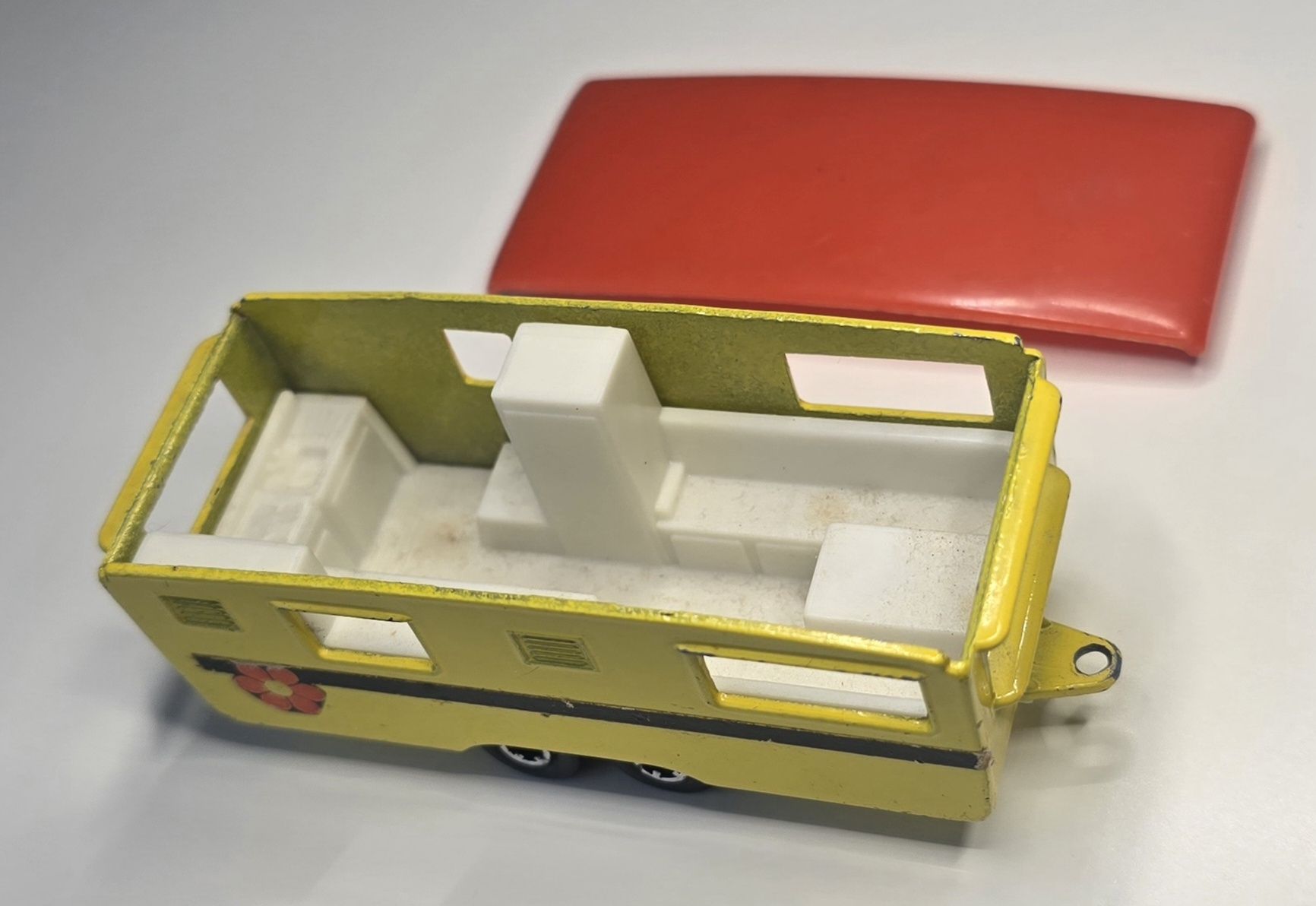 Matchbox Modellini d'auto: Matchbox 1970 Trailer Caravan  – Usato da Kirchberg BE venduto da HotWheelsSammler 4