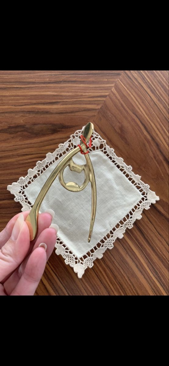 Küchengeräte: brass bottle opener, interesting design – Neu und originalverpackt aus Lausanne von oyu_hgg5 3