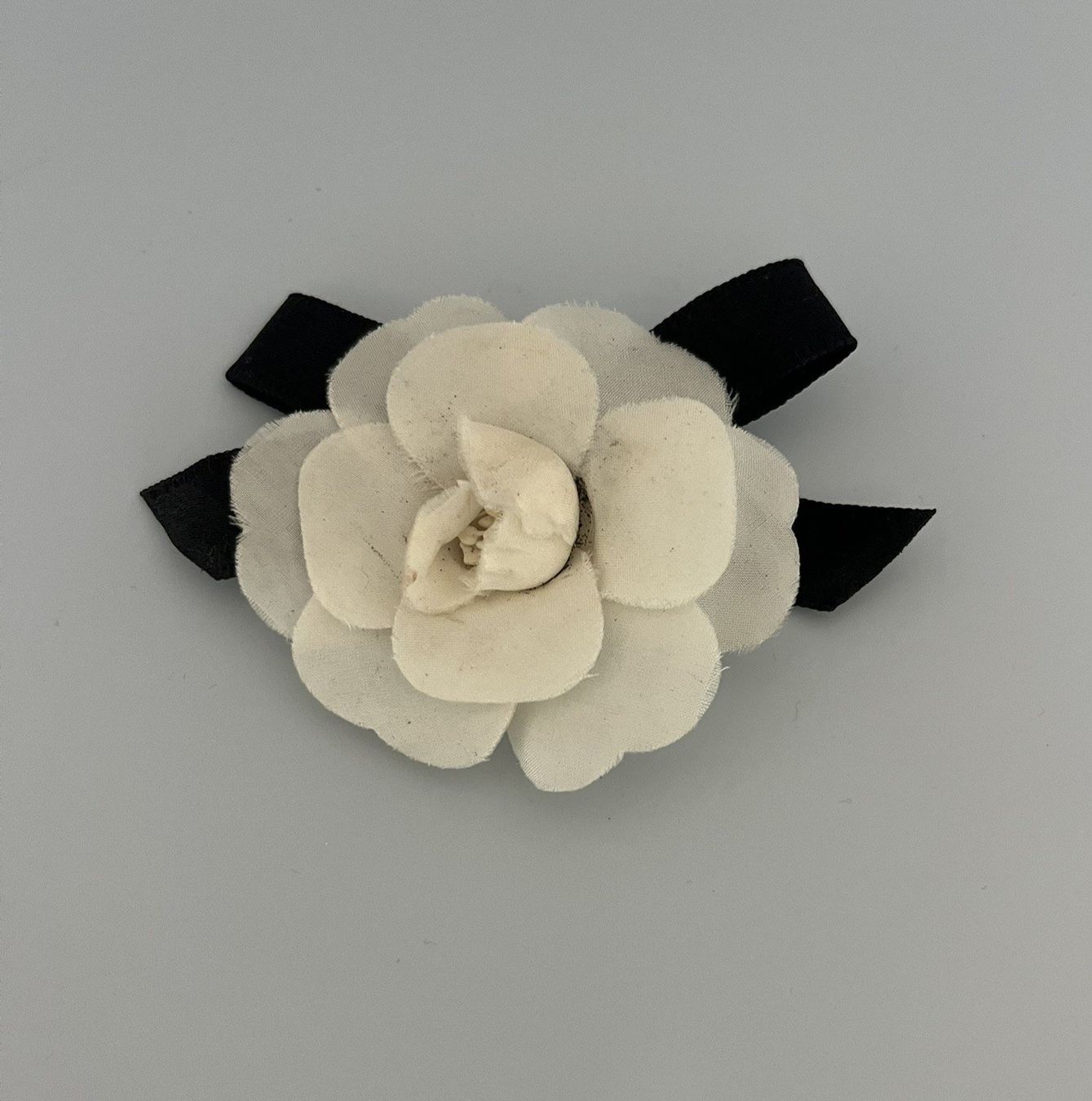 Chanel Spille & Fermagli: Chanel Ansteckblume Vintage – Usato da Wettswil venduto da PeterVoArosa 1