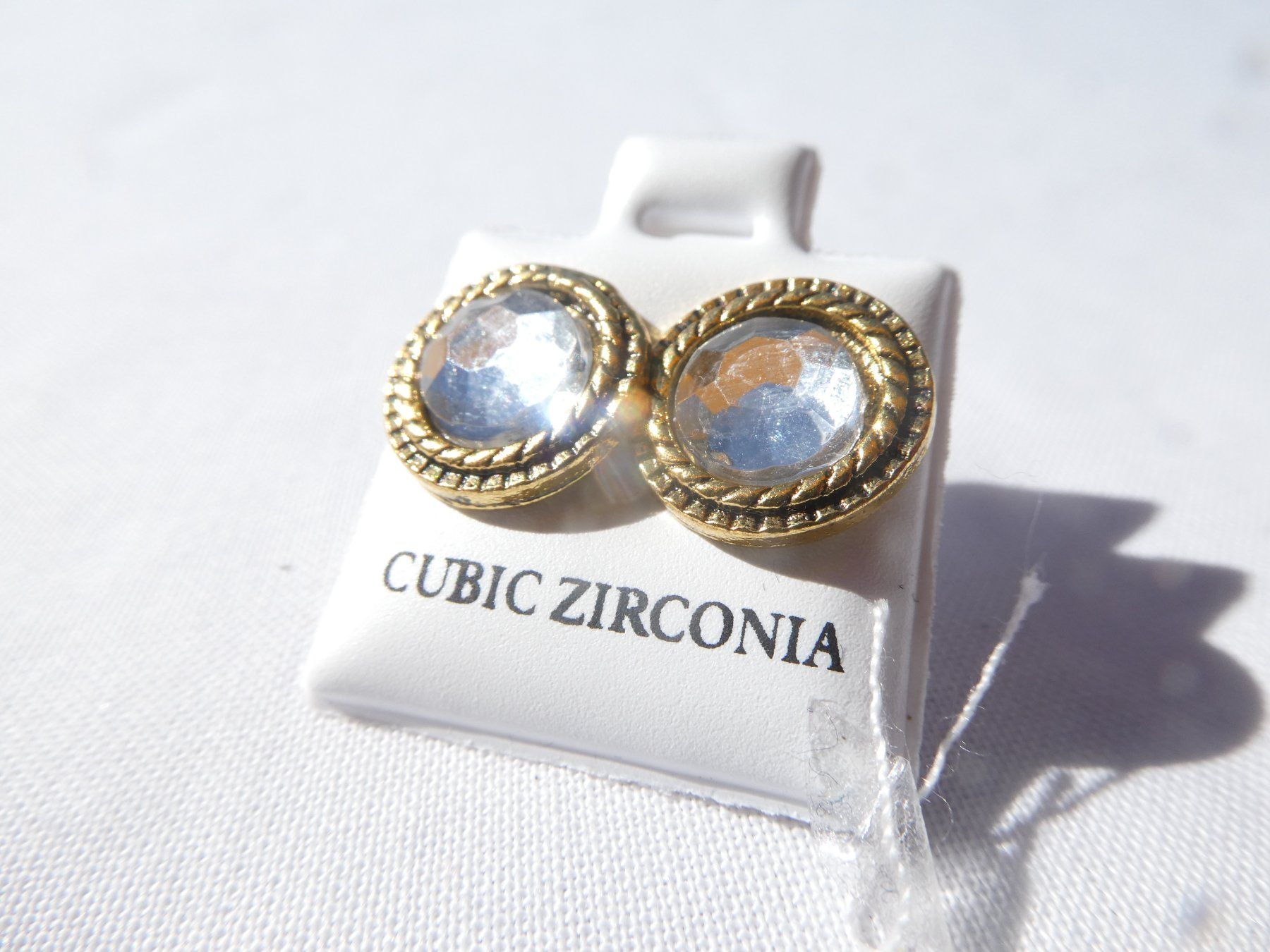 Orecchini pendenti & Orecchini a lobo: Ohrstecker mit Zirkonia, Modeschmuck / NEU – Nuovo (secondo la descrizione) da Gattikon venduto da kaandooh