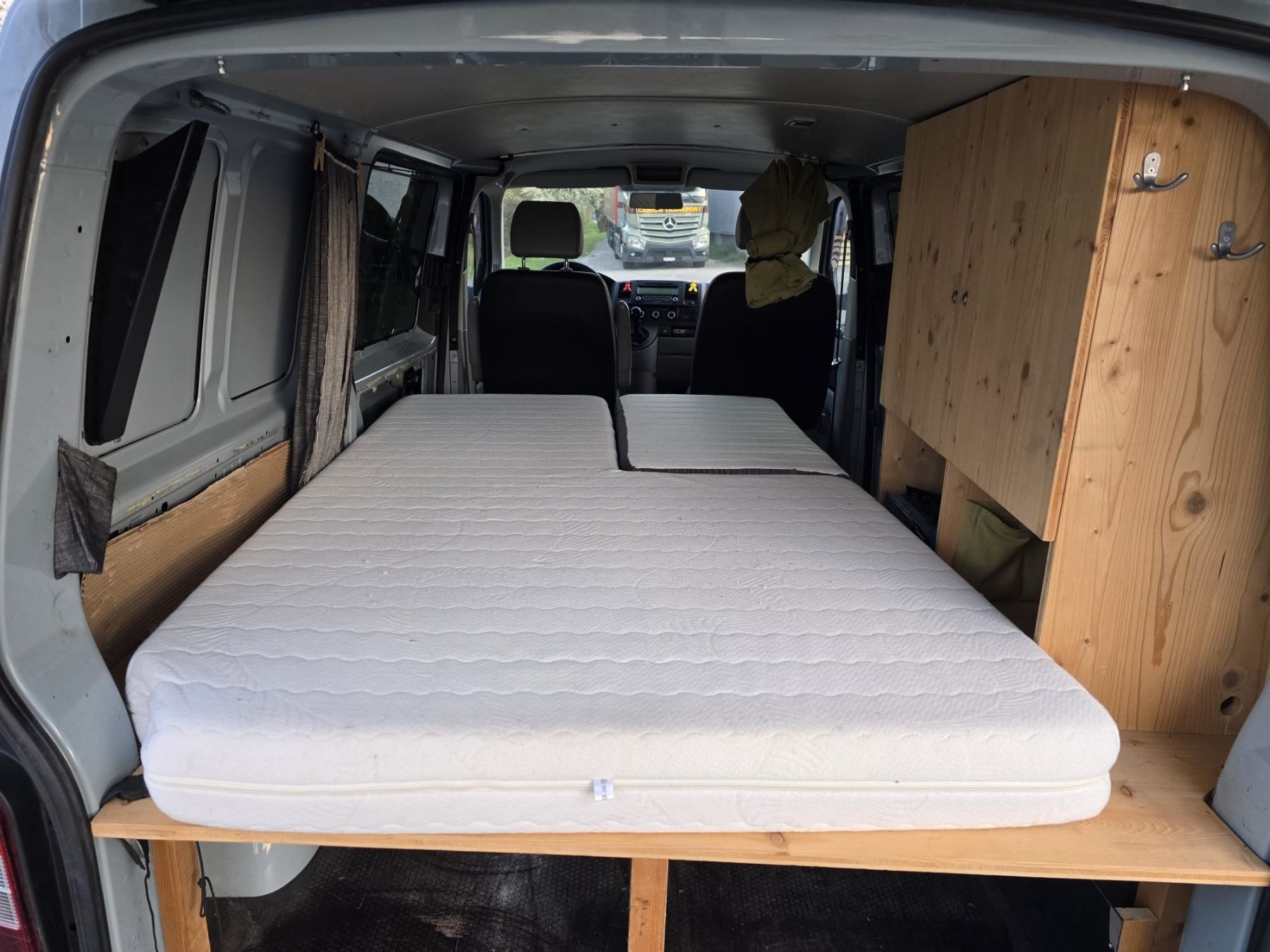 VW Camping Fahrzeuge: Camper VW T5 2.0 TDI 77kw – Gebraucht aus Zürich von libing 7