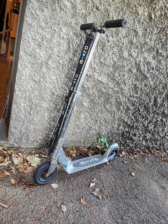 Micro Kickboard: Micro Microscooter mit Luftreifen – Usato da Aarau venduto da H2r 2