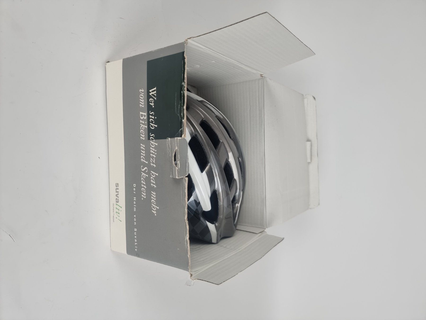 Caschi: Velohelm suvaliv! inklusive Packung – Usato da Urtenen-Schönbühl venduto da Restwert_Schoenbuehl 2