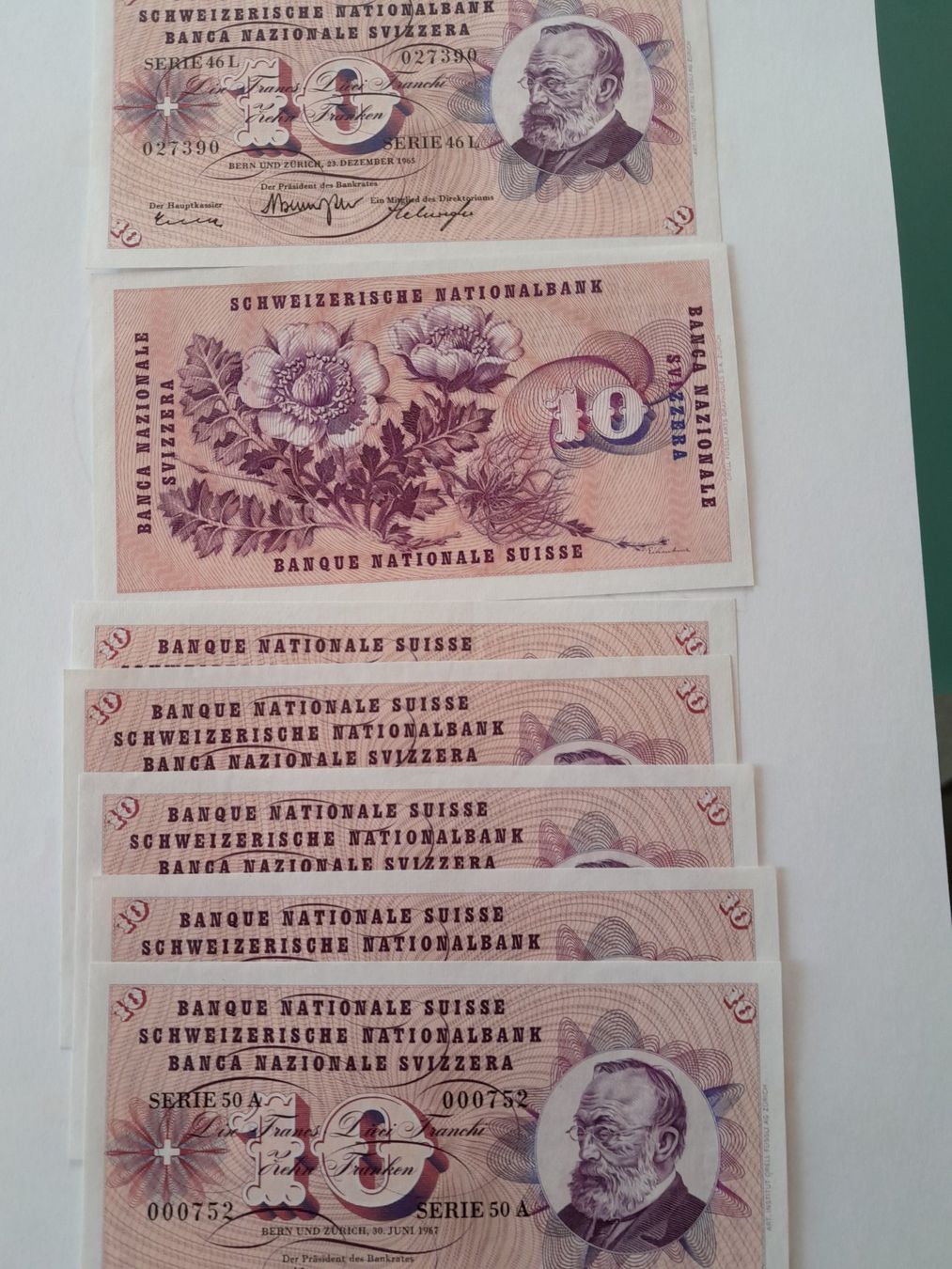 Billets de banque: 7 alte Banknoten CHF 10 – Neuf (Voir description) à Bözen par pfisterfuchs