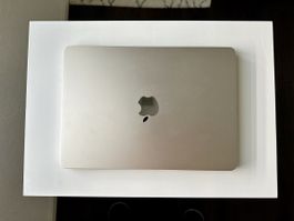 Apple Macbook Air M2 (2022)