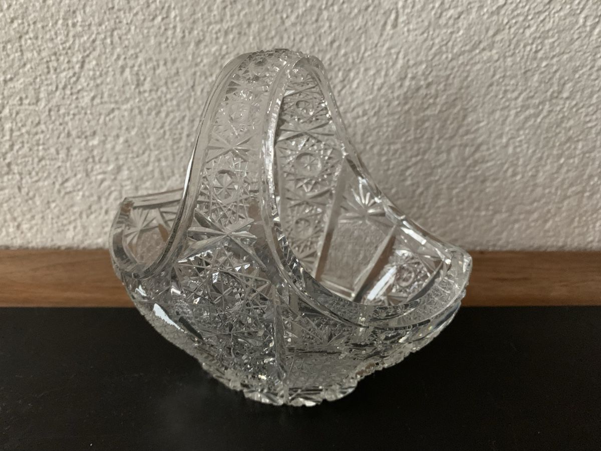 Altro in Antiquarato & Arte: Panier en verre finement taillé – Nuovo (secondo la descrizione) da St-Imier venduto da gui_6b6f