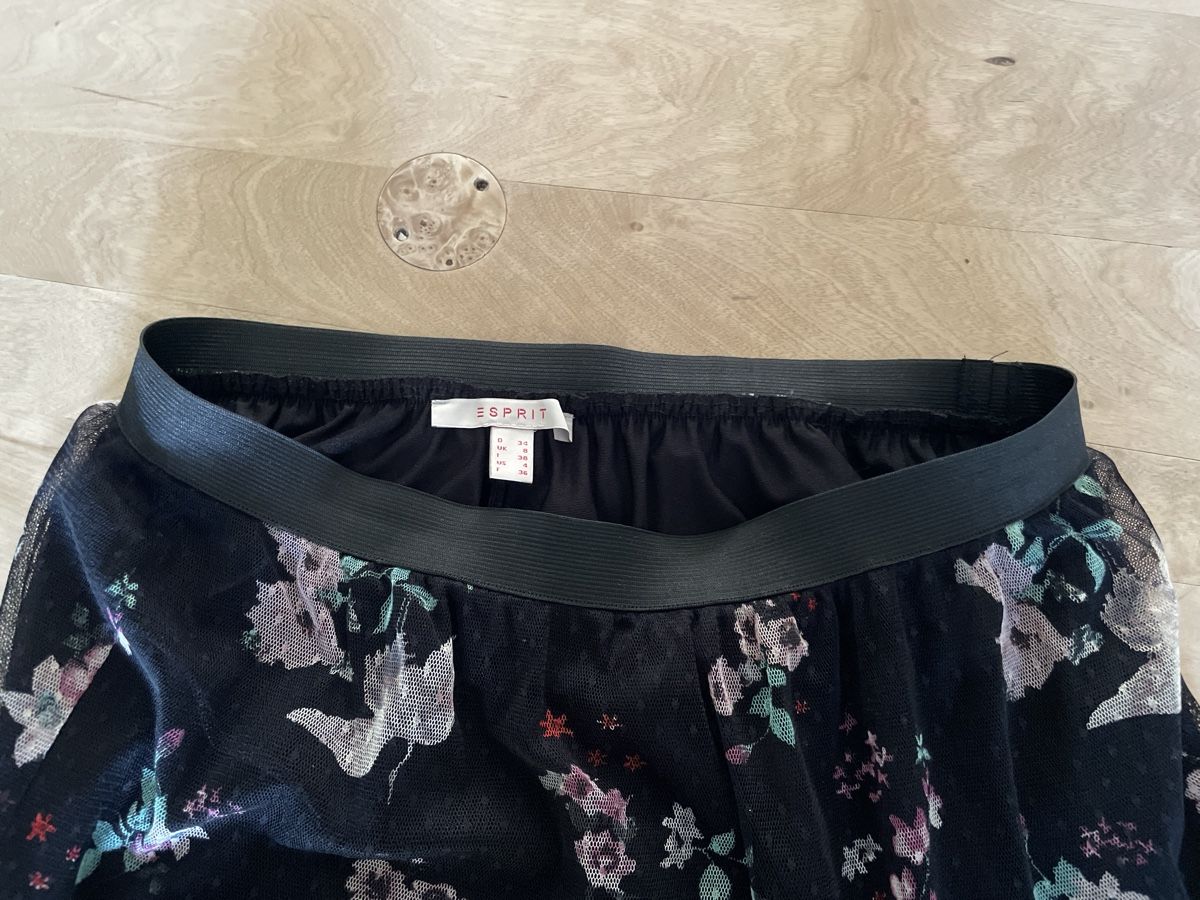 Esprit Gonne: Jupe von Esprit Grösse 34 – Usato da Muttenz venduto da Fertal 3