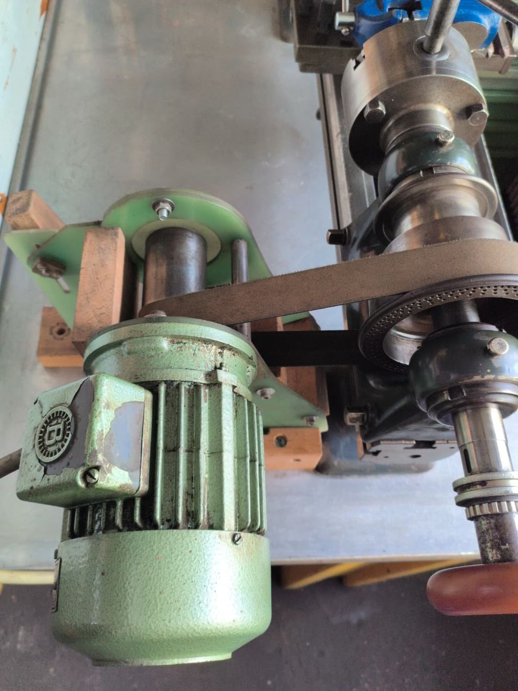 Tutte le macchine: Drehbank: Simonet Solothurn 102 – Usato da Wabern venduto da Silencio 2