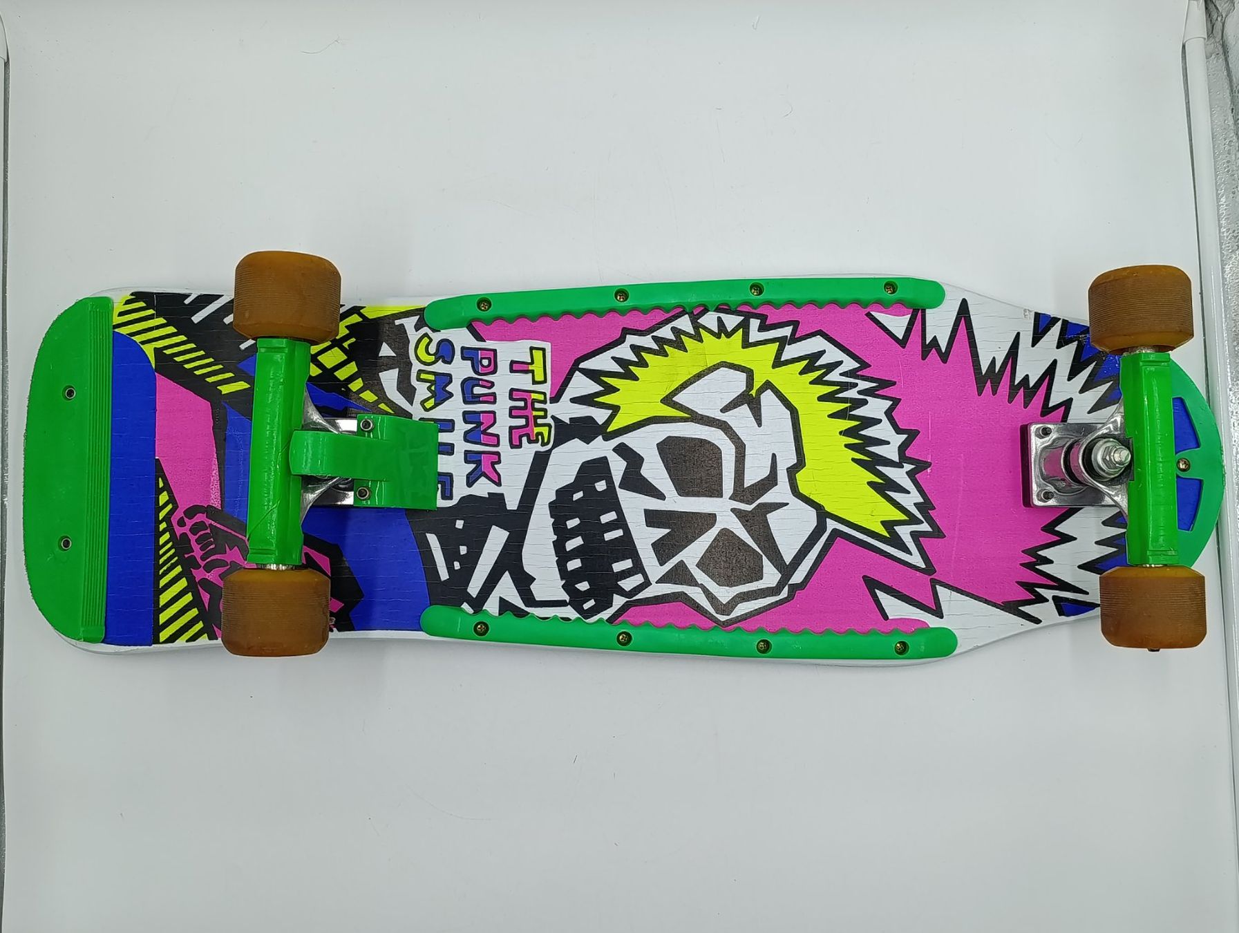 Skateboards: Cooles Retro Delta Skateboard, Top Zustand – Usato da Wil SG venduto da Donaldus