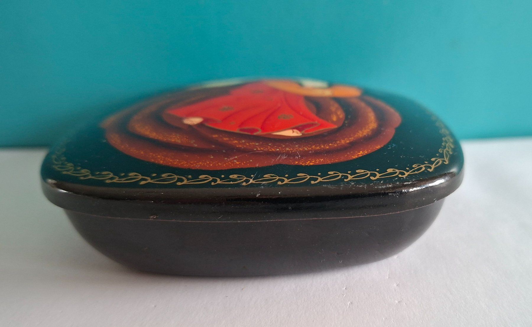 Tutte le decorazioni: Russische Metalldose Bemalt Top! – Usato da Opfikon venduto da Diversamente 2