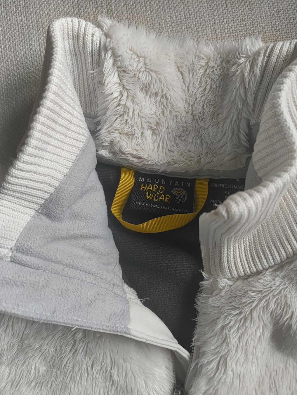 Giacche: Mountain Hardware Windstopper Teddy Jacke – Usato da Stein am Rhein venduto da DaOhana 2