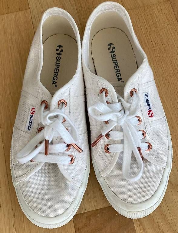 Superga Chaussures femmes: Superga Schuhe weiss Gr. 38 – D'occasion à Neuenhof par fiore011