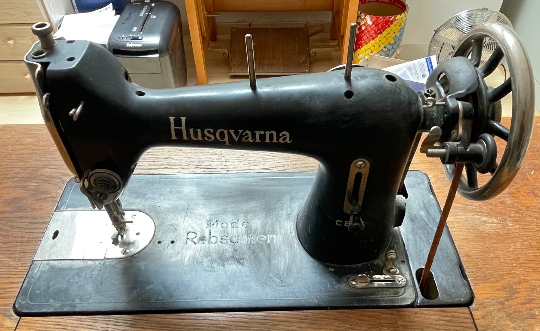 Nähmaschinen: Nähmaschine HUSQVARNA – Gebraucht aus Näfels von hra_g5c2