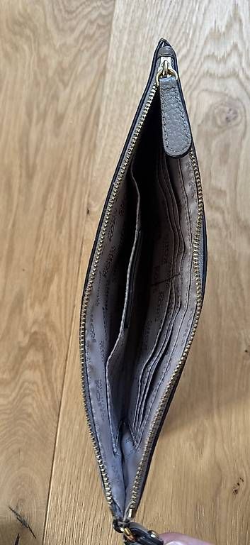 Michael Kors Borse da donna: Michael Kors Clutch greige – Usato da Liestal venduto da suseswunderbar 4