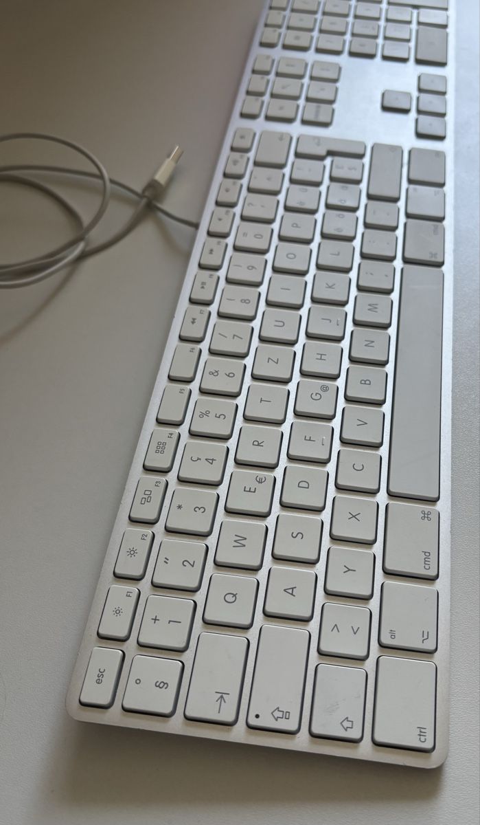 Apple Claviers: Apple Keybord with USB Cable – D'occasion à Crissier par NK_VD 4