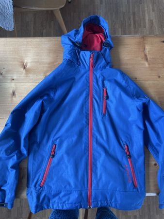 Gut erhaltene Trevolution Regenjacke 