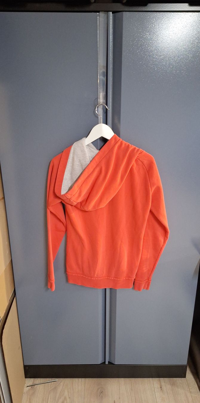 Pulls & Sweat-shirts: FC Bayern München Kapuzenpullover orange – D'occasion à Diessenhofen par str_p57p 1
