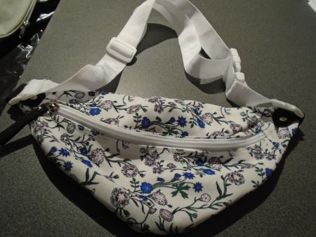 Bauchtasche weiss/Blumenmuster