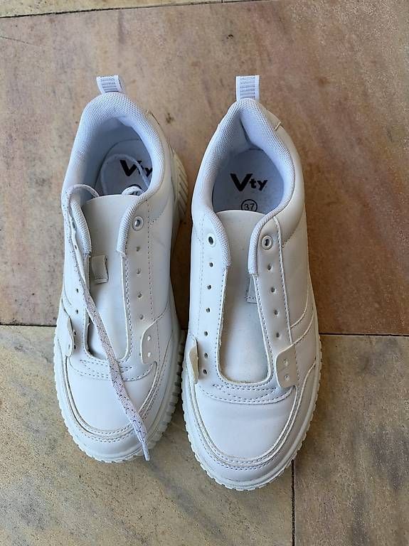Schuhe für Jungen: Toller Vty Sneaker - Gr 37 – Gebraucht aus Schliern b. Köniz von tezi