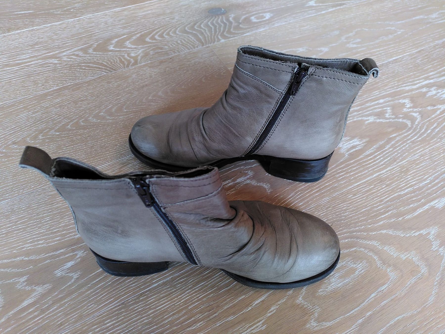 Damenschuhe: Graue Leder Stiefeletten Grösse 39 – Gebraucht aus Lugano von fab_h5r2 4