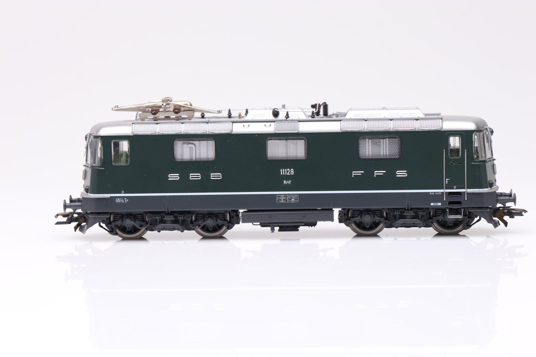 Roco Modelleisenbahnen: Roco SBB Re 4/4" 11128 E-Lok DC, H0 – Gebraucht aus Ried (Muotathal) von Modellbahn.swiss 2