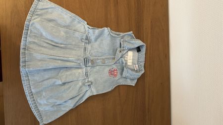 Robe en jean enfant taille 2 ans bon état