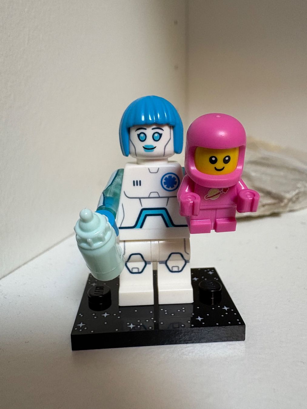Lego collectable figure serie 26 Nurse Android Figur (Gebraucht) in ...