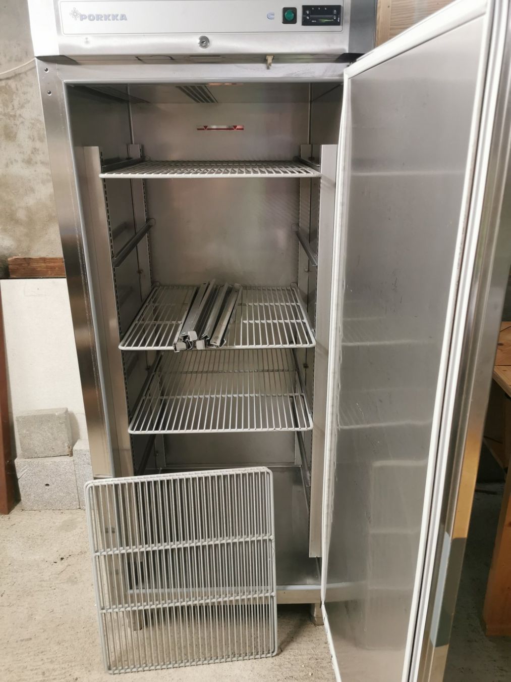 Kühlschrank: Gastro Kühlschrank – Gebraucht aus Oberiberg von Holzmannae 1