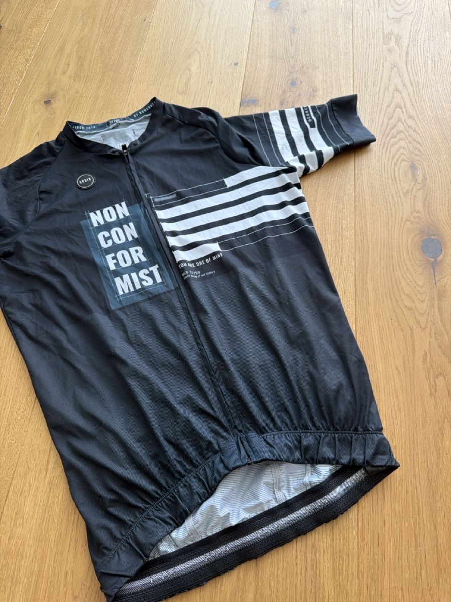 Gobik Leibchen & Hosen: Fahrrad Trikot I Gobike Gr. L – Gebraucht aus St. Gallen von Janeli. 1