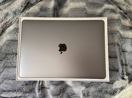 MacBook Pro 13” 2019 – 8GB/128GB – Display defekt
