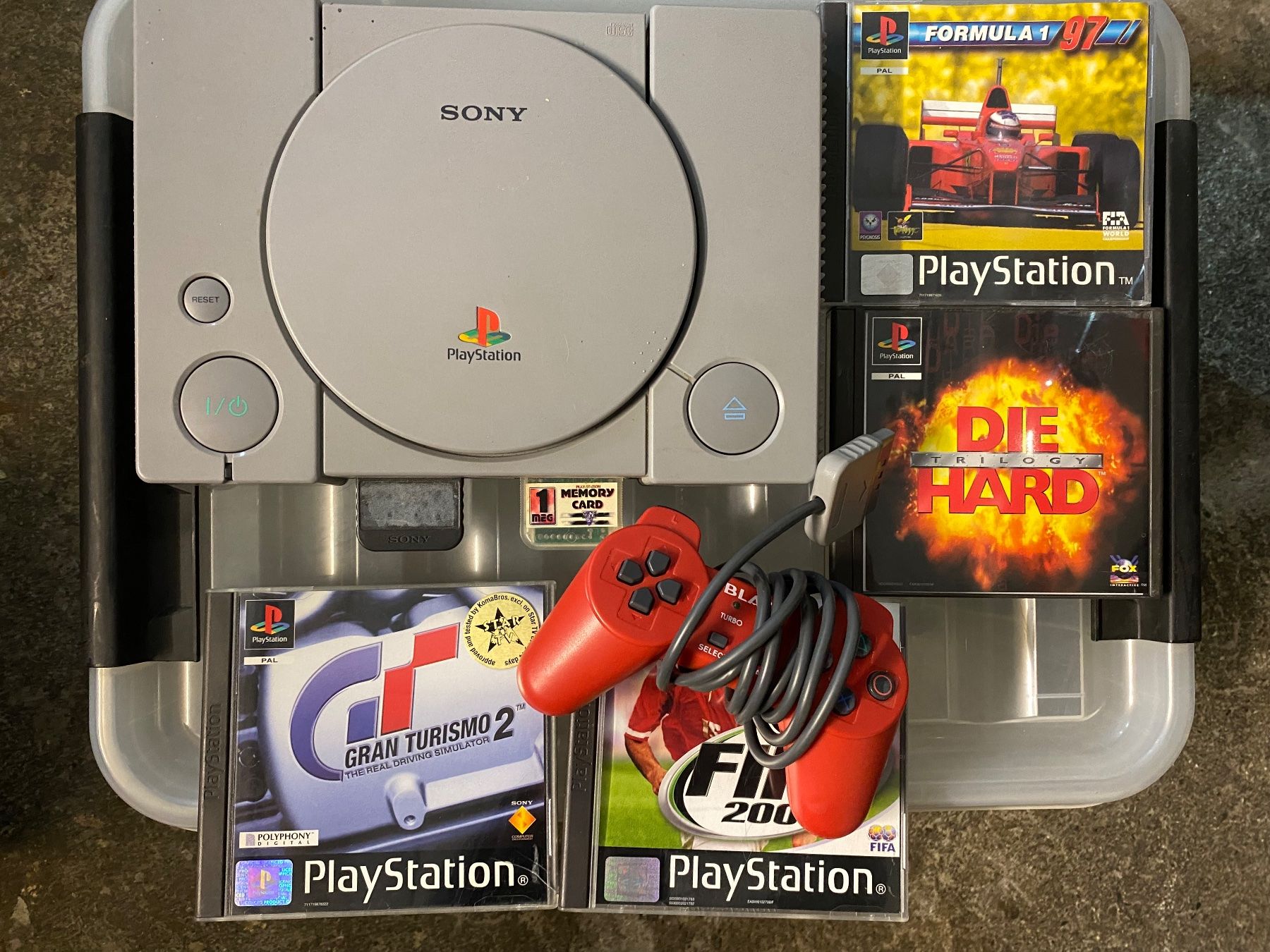 Sony Console: Playstation 1 mit Zubehör – Usato da zürich venduto da racingmoto27 2