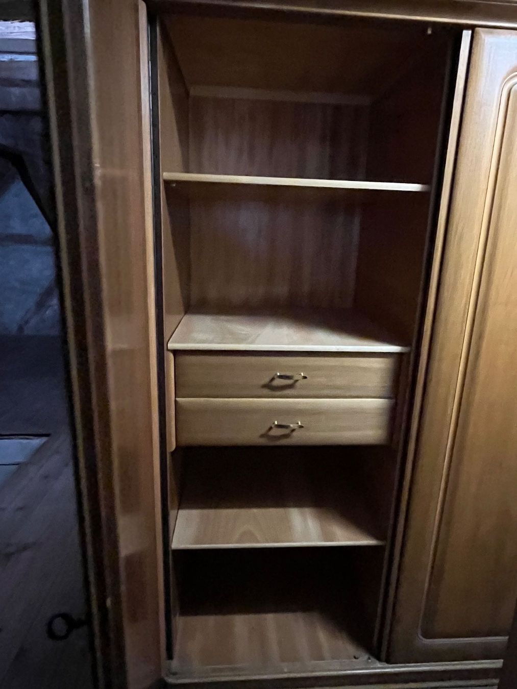 Armadi: Kleider Schrank Vintage – Usato da Weisslingen venduto da Eniclote 2