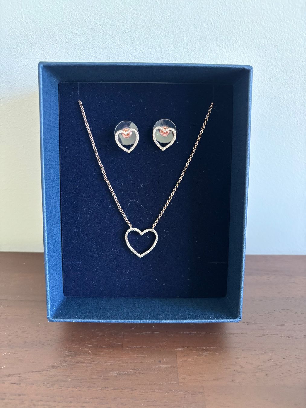 Altri gioielli: Heart Necklace & Stud Earring Set, Rose Gold – Nuovo (secondo la descrizione) da Zürich venduto da cha_jz8q 2