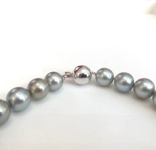Perle (finte): Collier: Tahiti-Perlen 12-14mm, 4.850,- – Nuovo e nell'imballaggio originale da Zürich venduto da juwelier-damken 2