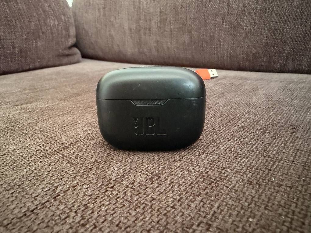 JBL Kopfhörer: JBL True Wireless Bluetooth-Kopfhörer inkl. Ladecase – Gebraucht aus Therwil von Shivacole 1