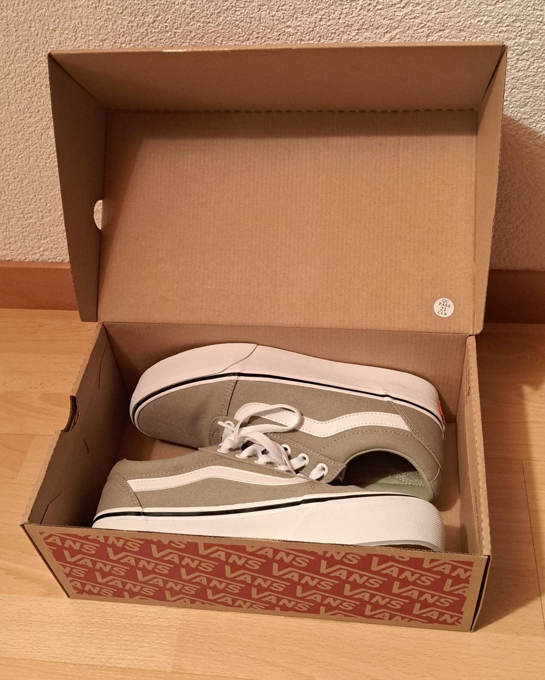 Scarpe da donna: VANS Ward Platform, Gr. 39, NEU-Originalverpackt! – Nuovo e nell'imballaggio originale da Giswil venduto da pet_755f 3