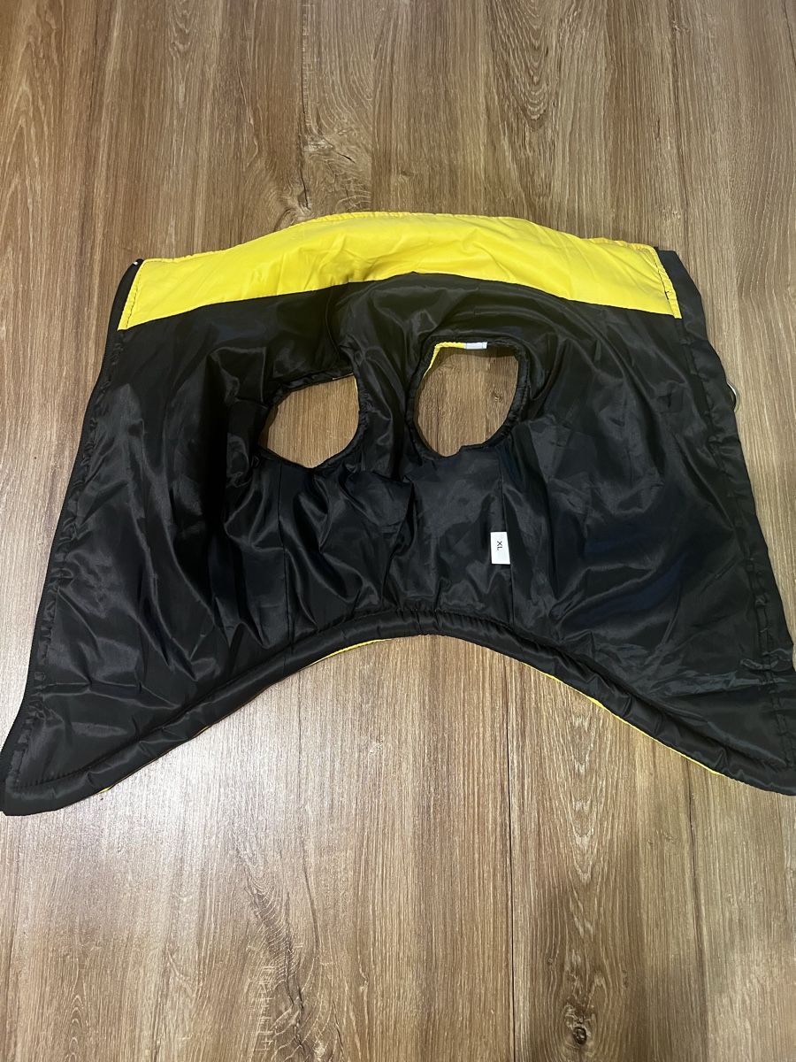 Vêtements: Hunde Mantel – Neuf (Voir description) à Weite par nag_xn7g 1