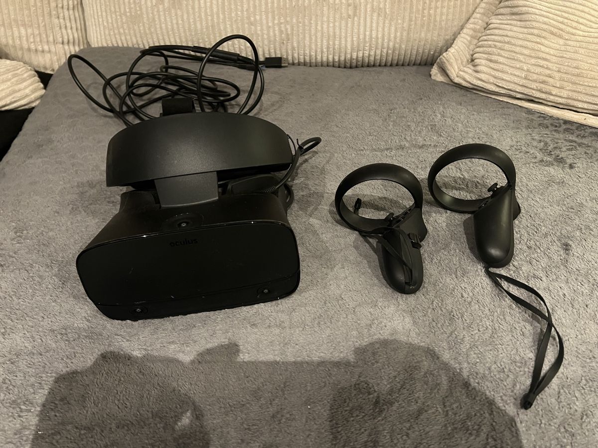 Meta Casco VR: Casque de réalité virtuelle Oculus Rift S - Impeccable! – Nuovo (secondo la descrizione) da St-Blaise venduto da Richy03 3