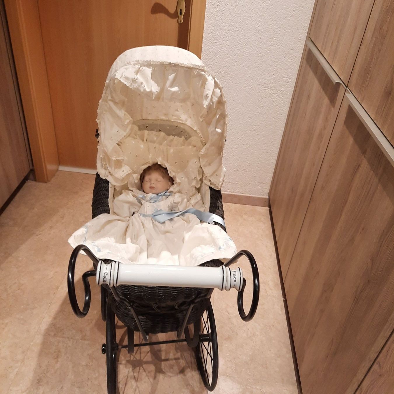 Carrozzine per bambole: Antik Stubewage – Usato da Hinwil venduto da Zom 1
