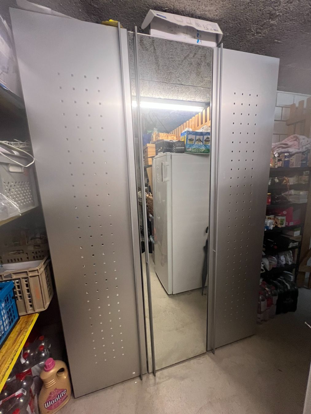 Armadi: Schrank 3-Türig silber – Usato da Bülach venduto da mamba01