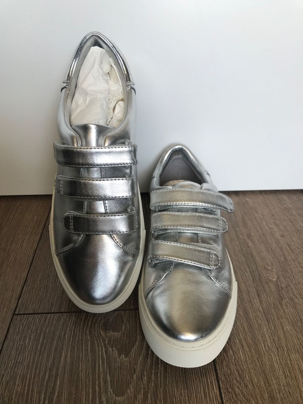 Scarpe da donna: Baskets Tory Burch argentées comme neuves, taille 40 – Nuovo (secondo la descrizione) da Grimisuat venduto da eliseba88