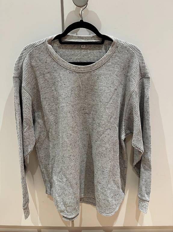 Pulls & Sweat-shirts: Uniqlo Pullover - Gr. M - Grau – D'occasion à Effretikon par alicebrunner
