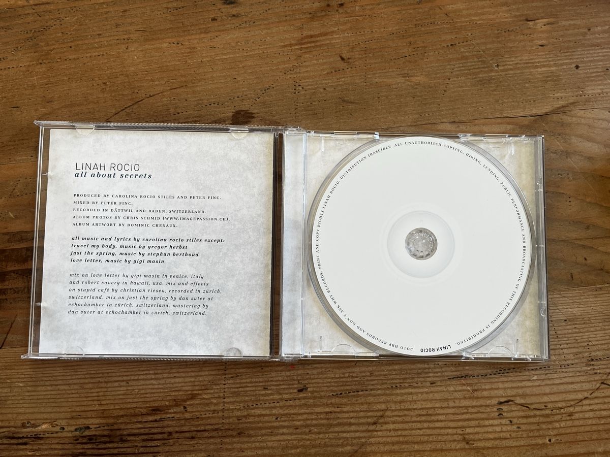 CD: LINAH ROCIO - ALL ABOUT SECRETS - CD – Usato da Brugg AG venduto da corkycanada 2