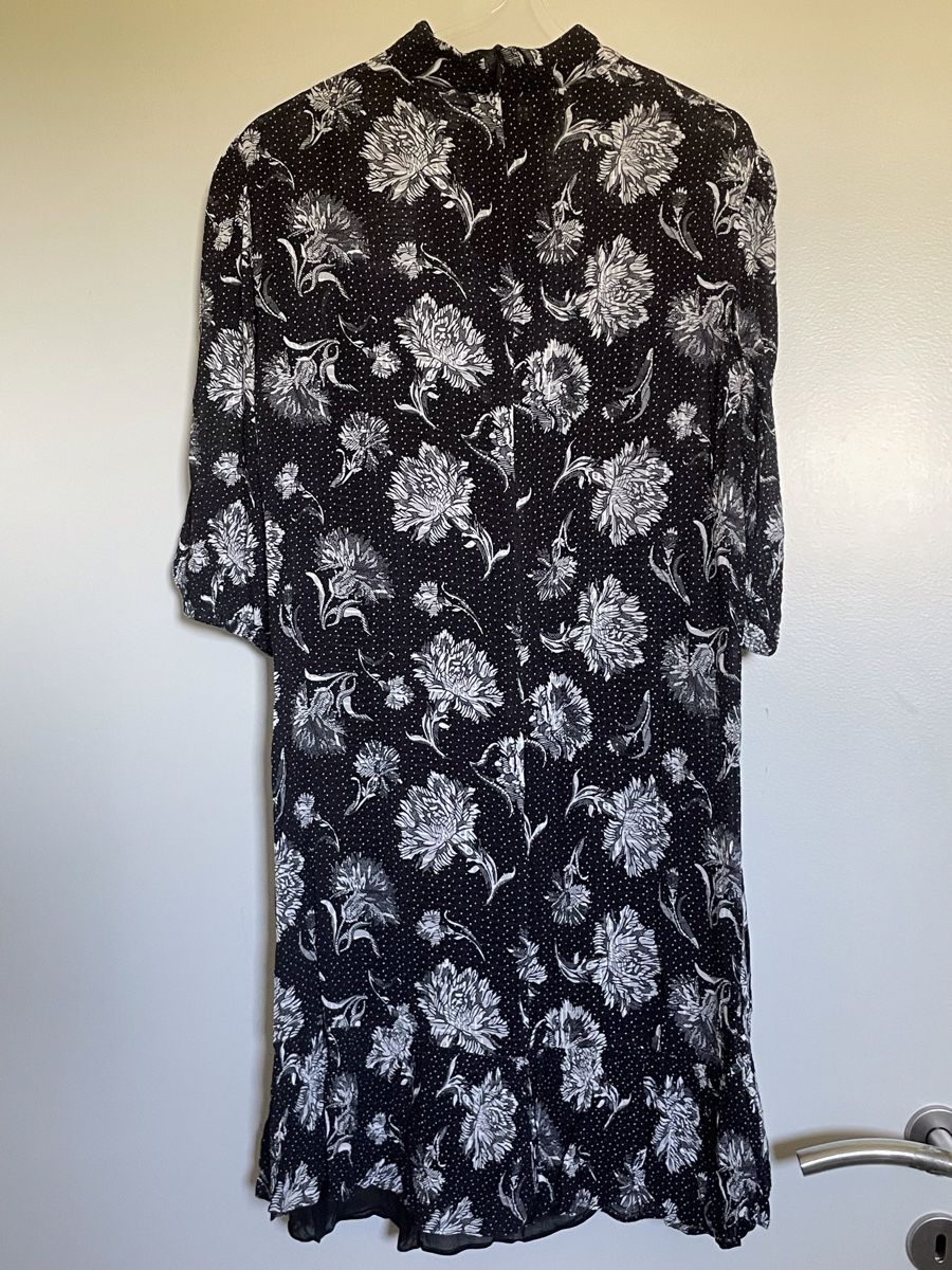 Kooples Vestiti: Robe noire à fleurs blanches THE KOOPLES NEW – Nuovo e nell'imballaggio originale da Vuadens venduto da Nina11 2