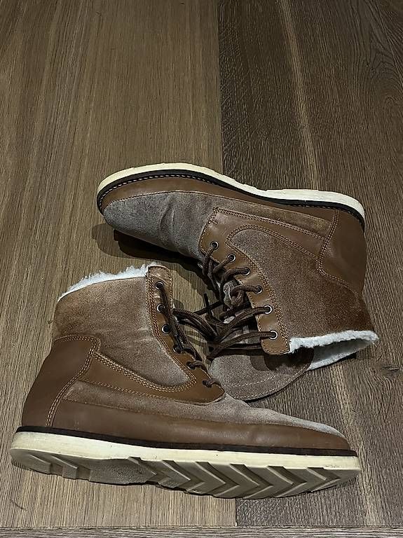Scarpe da uomo: Bottes d'hiver  – Usato da Puidoux venduto da Amelie.Wytt 1