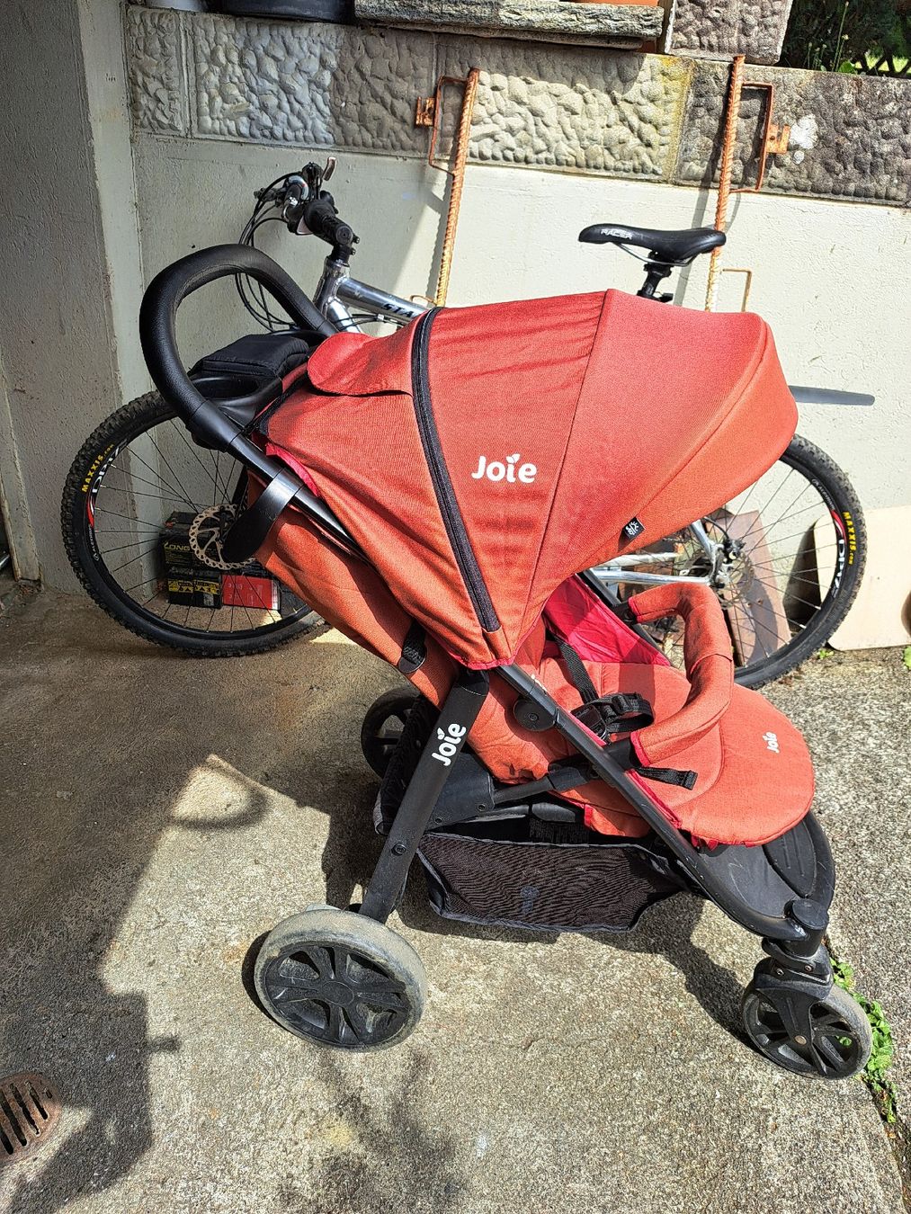 Joie Carrozzine: Joie Kinderwagen ziegelrot  – Usato da Pratteln venduto da mab_f2fz 1