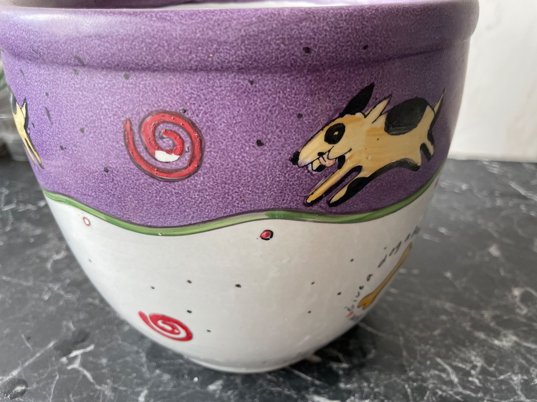 Vasi per fiori: Lustiger Blumentopf Hund violett gebraucht – Usato da Nidau venduto da Beritundpan 1