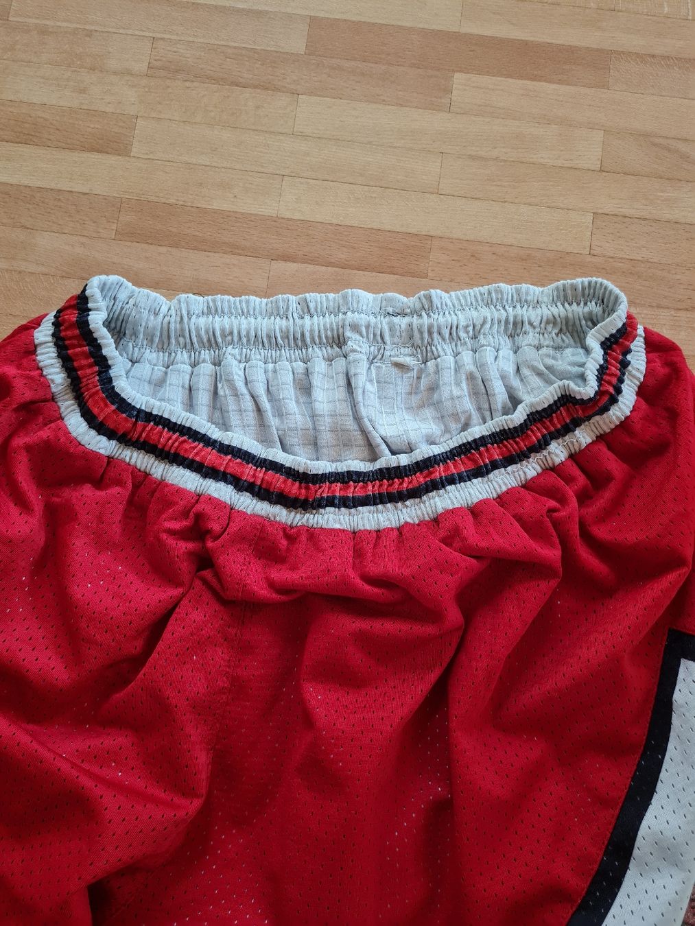 Pantaloni: Short de basket vintage Chicago Bulls – Usato da Pâquier-Montbarry venduto da adr_g926 2