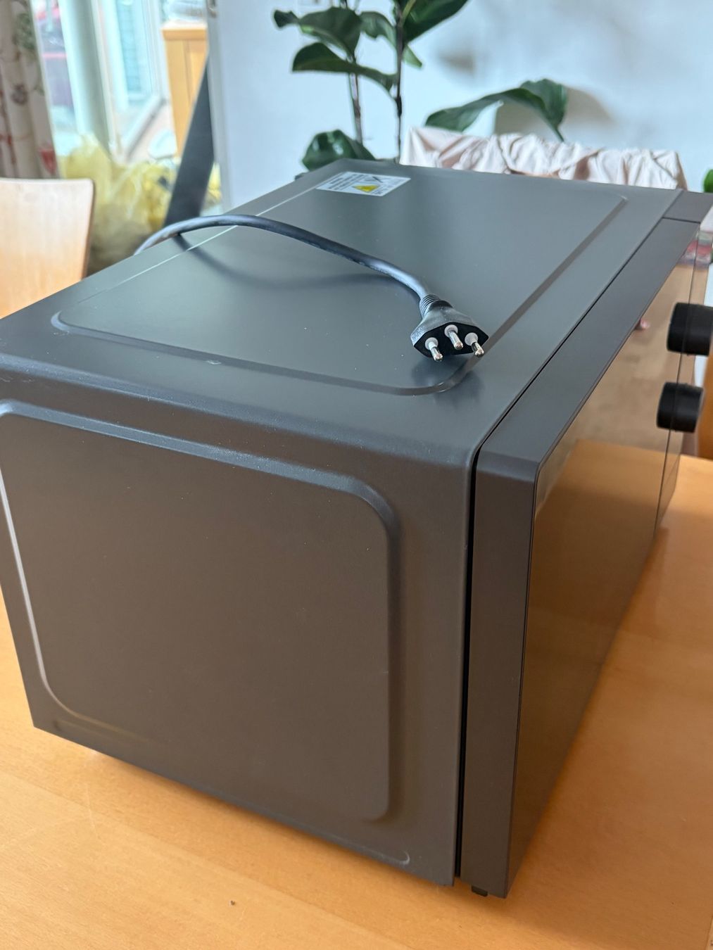 Electrolux Forni: Electrolux Mikrowellengerät FMW25EMGMS Titanium – Nuovo (secondo la descrizione) da Kriessern venduto da fab_2xss 3