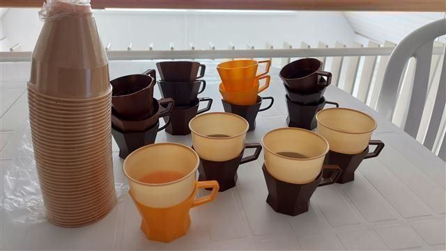 Contenitori & Simili: 18 Plastikhalter für Kaffeebecher – Nuovo (secondo la descrizione) da Oberrohrdorf venduto da Heinzwu